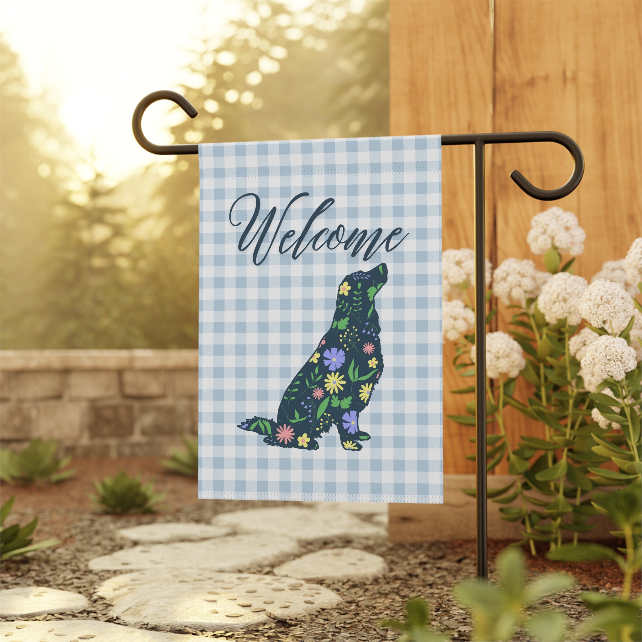 Blue Gingham Golden Retriever Welcome Garden Banner, Floral Pet Décor, Outdoor Sign, Housewarming Gift