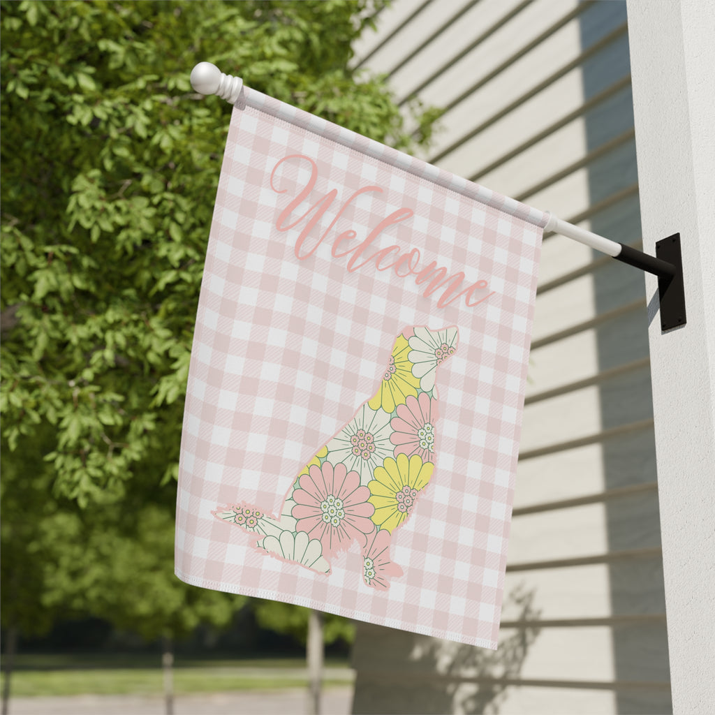 Pink Gingham Golden Retriever Welcome Garden Banner, Floral Pet Décor, Outdoor Sign, Housewarming Gift