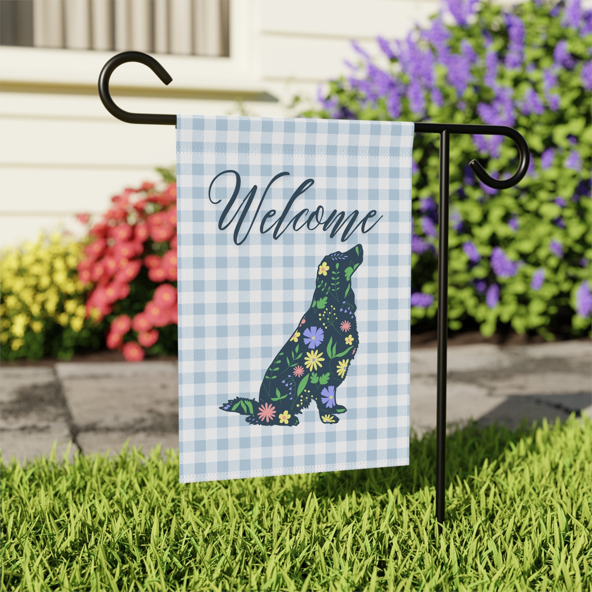 Blue Gingham Golden Retriever Welcome Garden Banner, Floral Pet Décor, Outdoor Sign, Housewarming Gift